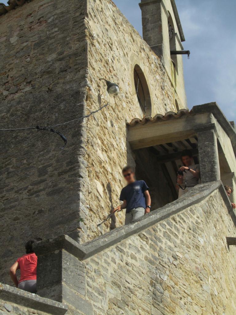 Château du Barroux, porche de la chapelle